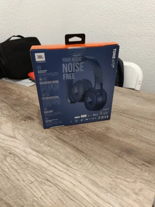 Auriculares JBL Tune 670 NC Bluetooth