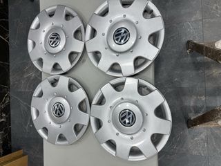 Tapacubos Volkswagen originales para llantas R16