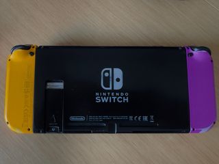 Nintendo Switch Morado y Amarillo