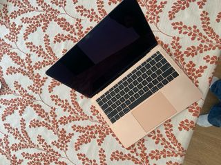 Portatil MacBook Air 2019 Rose Gold