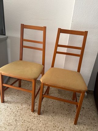 Juego de 2 sillas de madera