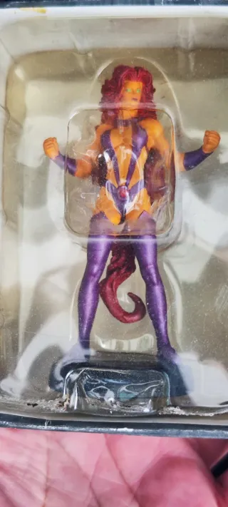 32 Figuras de Plomo Marvel DC