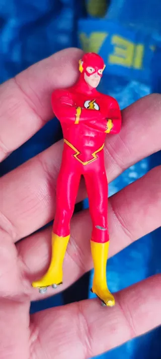 32 Figuras de Plomo Marvel DC