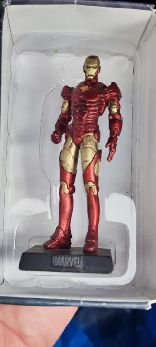 32 Figuras de Plomo Marvel DC