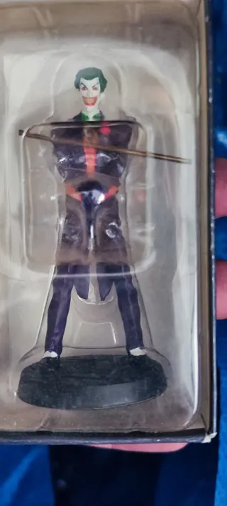 32 Figuras de Plomo Marvel DC