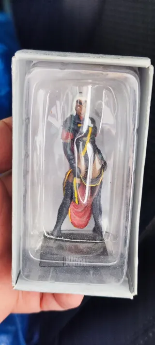 32 Figuras de Plomo Marvel DC