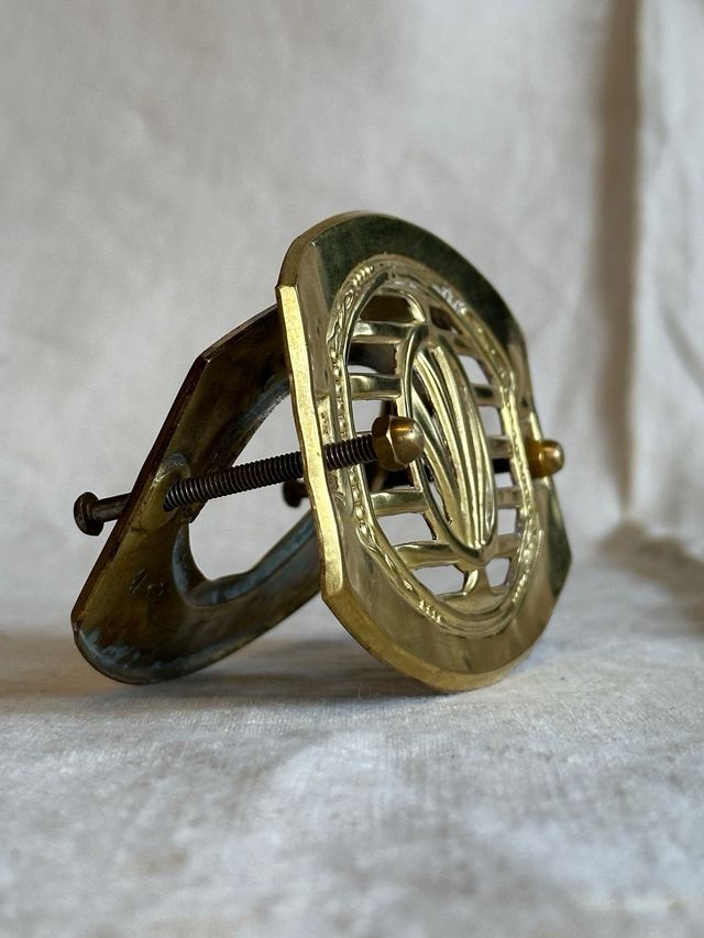 Antigua mirilla modernista