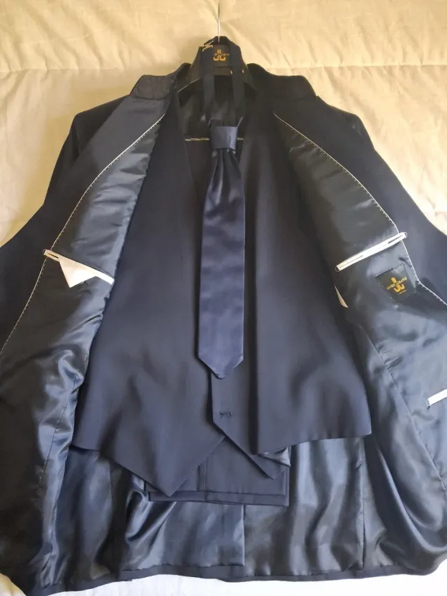 Traje de ceremonia azul marino