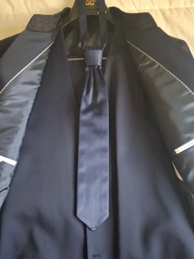 Traje de ceremonia azul marino