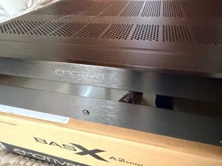 Emotiva BasX A2 Amplificador
