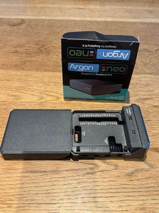 Carcasa Argon Neo Raspberry Pi 4