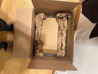 Lámpara de mesa de Sklum de cerámica verde.