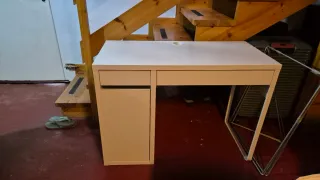 Escritorio IKEA MICKE blanco 105x50 cm