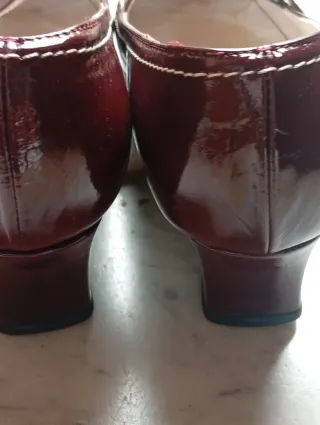 Scarpe rosse eleganti da donna