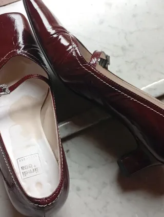 Scarpe rosse eleganti da donna