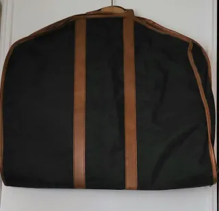 Portatrajes Samsonite con detalles cuero y regalo