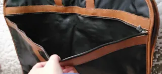 Portatrajes Samsonite con detalles cuero y regalo