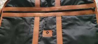 Portatrajes Samsonite con detalles cuero y regalo