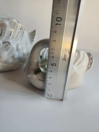 Cisnes de porcelana antiguos con flores