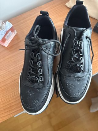 Zapatos Guess Negros