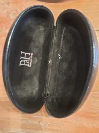 Fundas de gafas rígidas Diésel y Pedro del Hierro