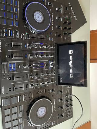 Denon DJ Prime 4+ Controlador DJ