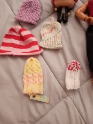 Gorros hechos a mano para muñecas