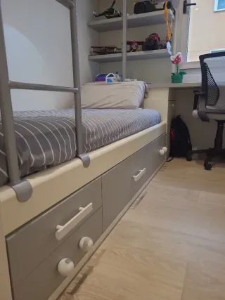 Habitación infantil con 2 camas