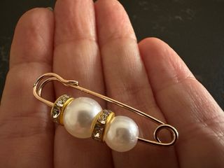 Lote 4 broches perlas y dorado
