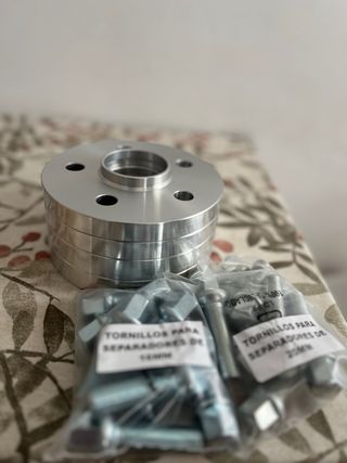 Separadores 5x100 57.1 + Tornillos