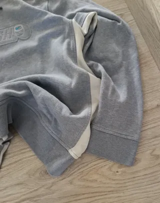 Sudadera Nike Swoosh Gris y Blanca