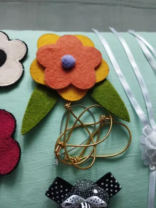 Adornos textiles florales