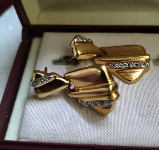 Pendientes antiguos chapados en oro