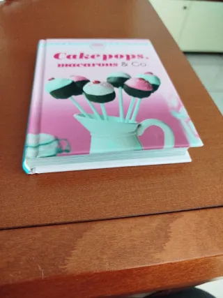 CAKE POPS,MACARONS ET AUTRES GOURMANDISES