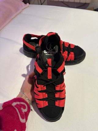 Sandalias Ganter Trekking Negras y Rojas