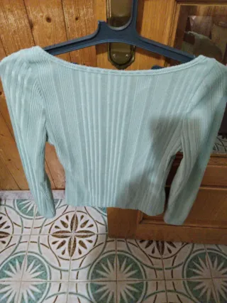 Camiseta verde de manga larga