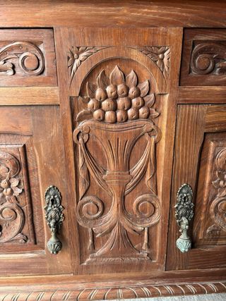 Antiguo aparador madera estilo Renacimiento