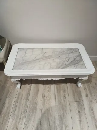 Mesa antigua mármol y madera.