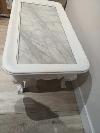 Mesa antigua mármol y madera.