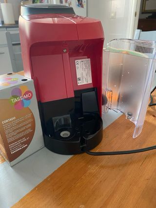 Cafetera Tassimo Bosch Negra y roja