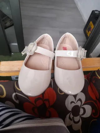 Zapatos niña talla 31 con lazo pedrería