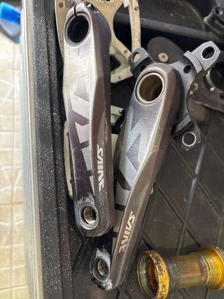 Pedalier Shimano Saint y guiacadena el gallo