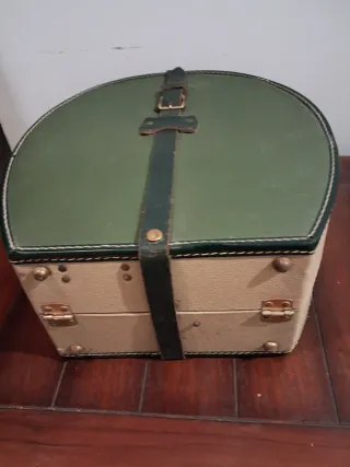 Tocadiscos Antiguo con Discos de Regalo