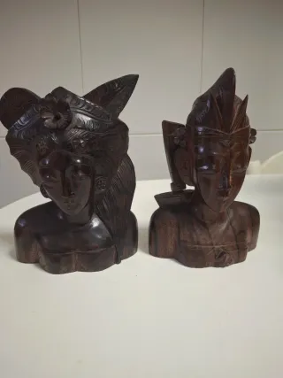 Esculturas de madera Balinesas talladas a mano