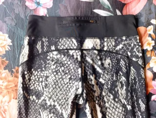 Mallas Nike Running Estampado Serpiente Talla M