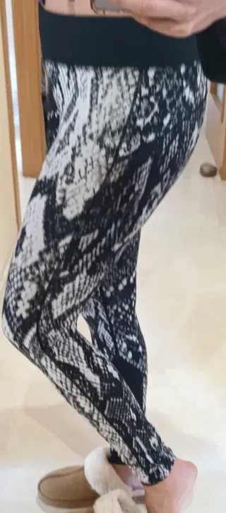 Mallas Nike Running Estampado Serpiente Talla M