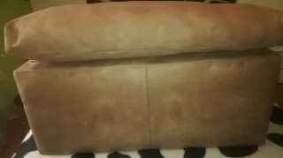 Descalzador tapizado beige y marrón