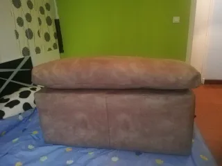 Descalzador tapizado beige y marrón