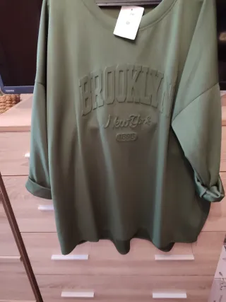 Jersey cuello alto gris y turquesa talla L y sudad