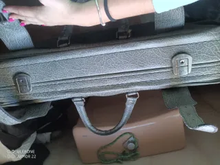 Maletas de piel grises